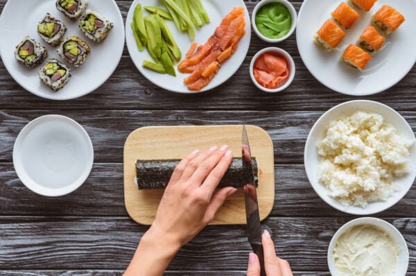 Sekret Japońskich Noży: Dlaczego są Idealne do Sushi?